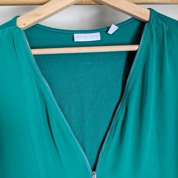 New York & Co. Zip Neckline Blouse - Picture 3 of 3